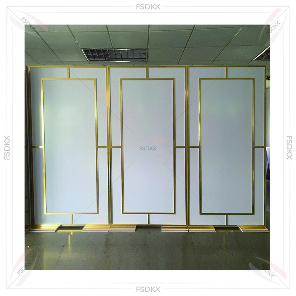Wedding Party Supply Rentals - Fondale in PVC Lucido Dorato per