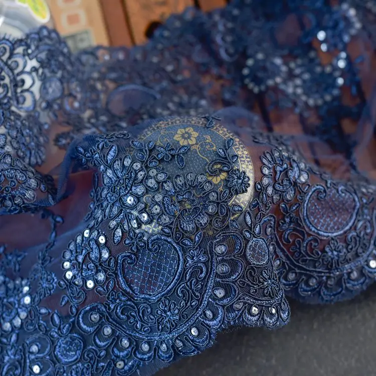 Tessuto in Pizzo con Paillette - Table Runner Sequin recensione e prezzo