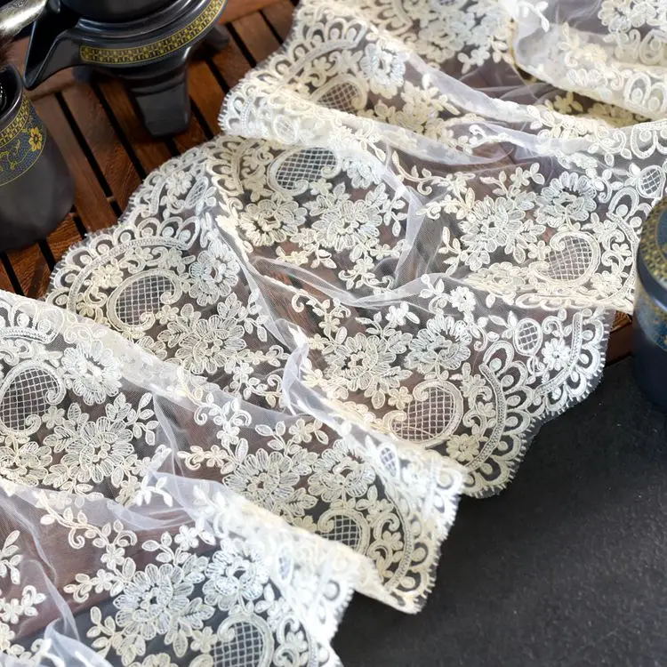 Tessuto in Pizzo con Paillette - Table Runner Sequin recensione e prezzo